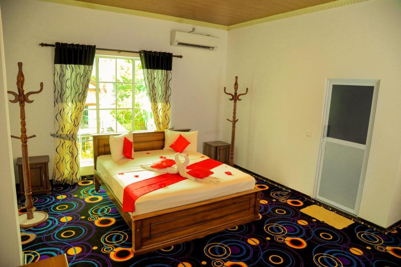 Aurora Banquet And Hotel Chilaw Exterior foto
