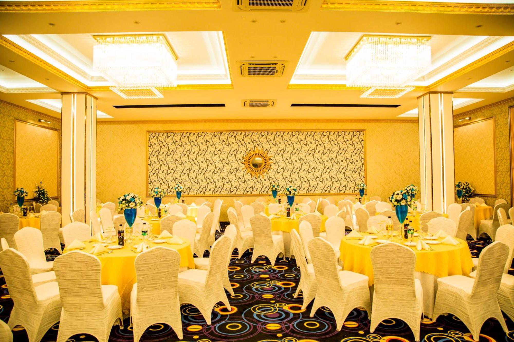 Aurora Banquet And Hotel Chilaw Exterior foto
