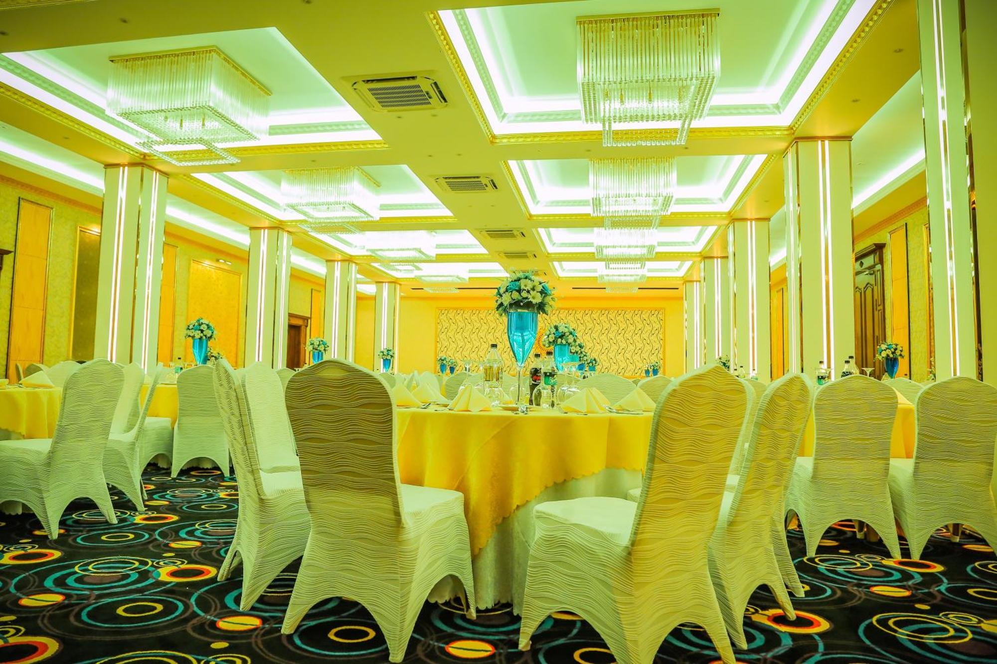 Aurora Banquet And Hotel Chilaw Exterior foto